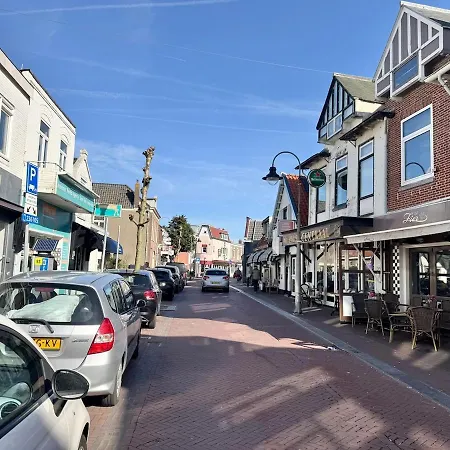 Strandkasteel, Free Parking